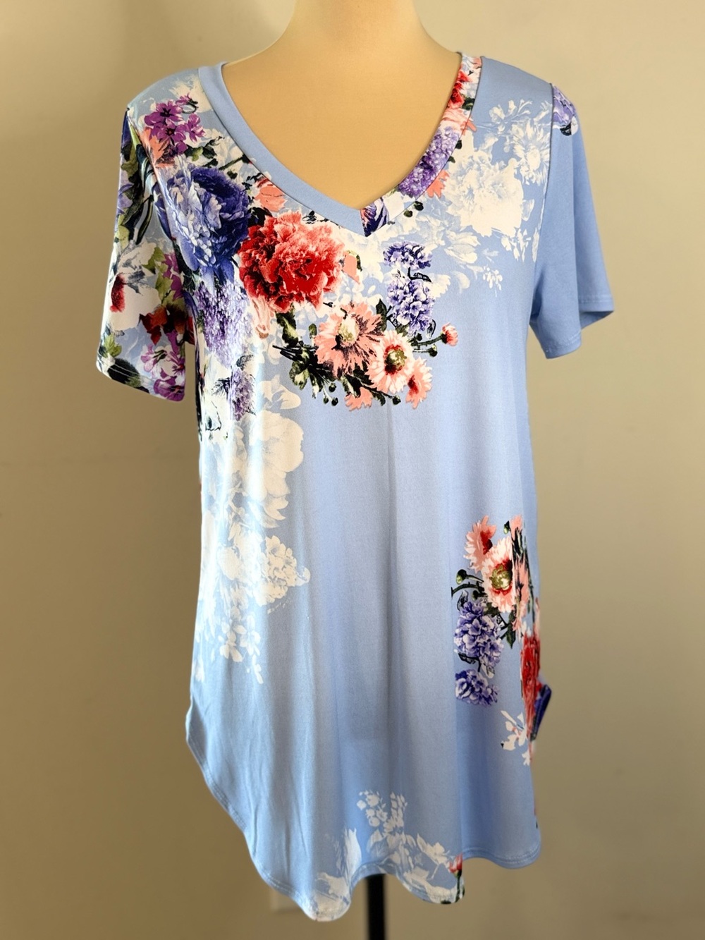 Beeson River multicolored floral tee shirt buttery soft SZ M